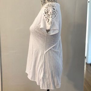 Crochet trim T-shirt